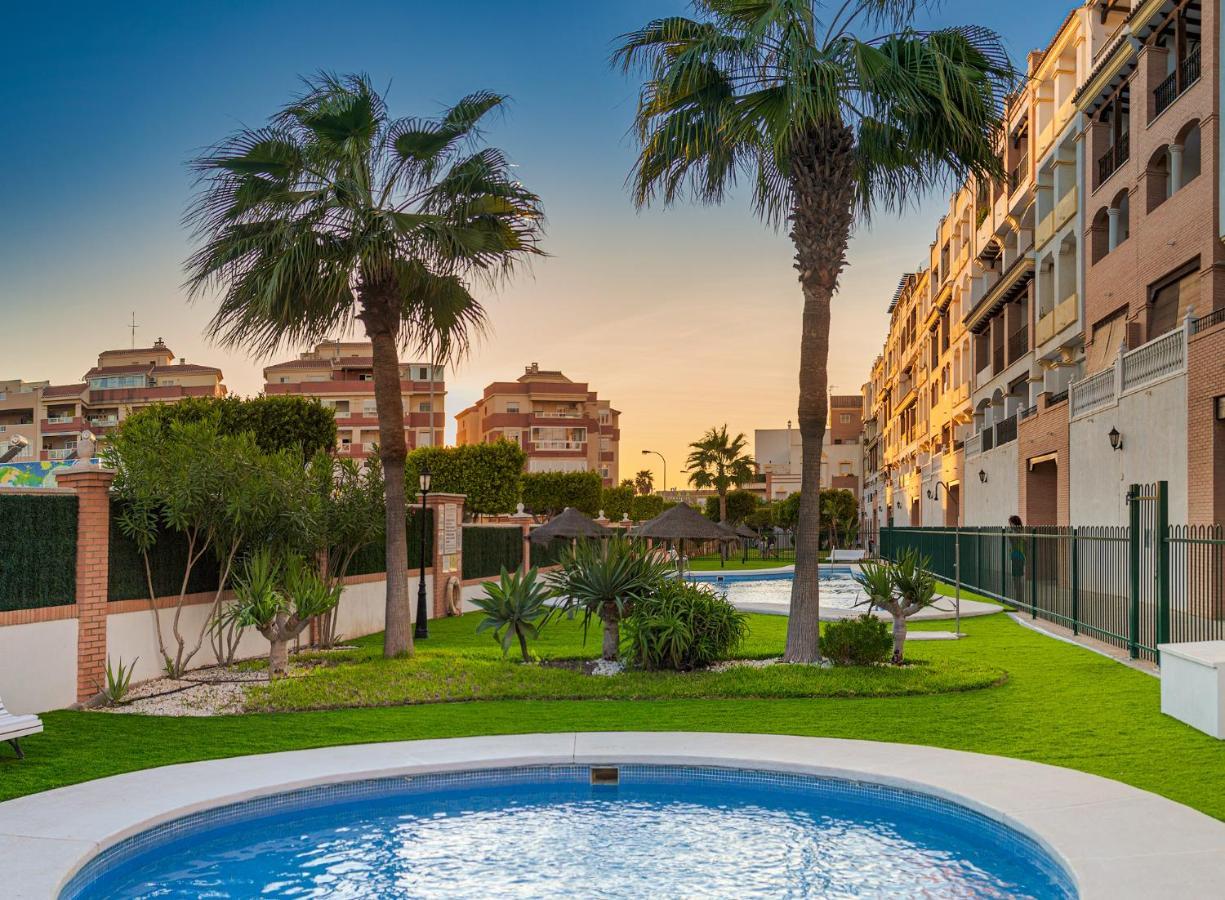 Apartamento 2 Dormitorios En La Mejor Zona De Roquetas Рокетас де Мар Екстериор снимка